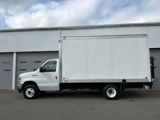 Ford E-Series 2023 E-350 SD 2dr 138 in. WB SRW Cutaway Chassis