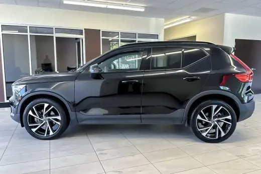 Volvo XC40 2022 AWD T5 R-Design 4dr SUV