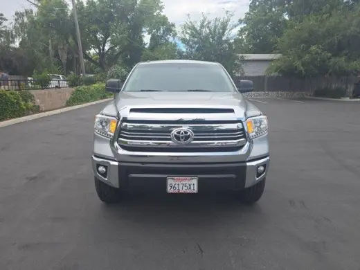 Toyota Tundra 2016 4x4 SR5 4dr CrewMax Cab Pickup SB (5.7L V8)