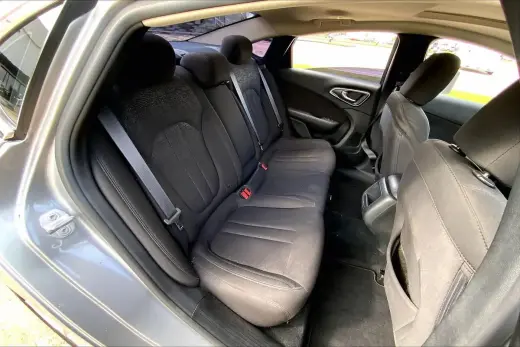 Chrysler 200 2016 Limited Platinum 4dr Sedan