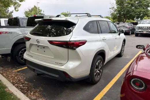 Toyota Highlander 2022 AWD XLE 4dr SUV