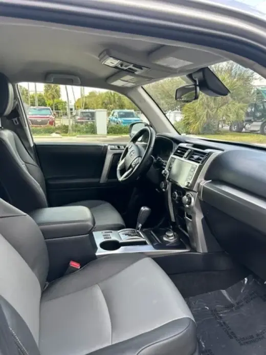 TOYOTA 4RUNNER SR5