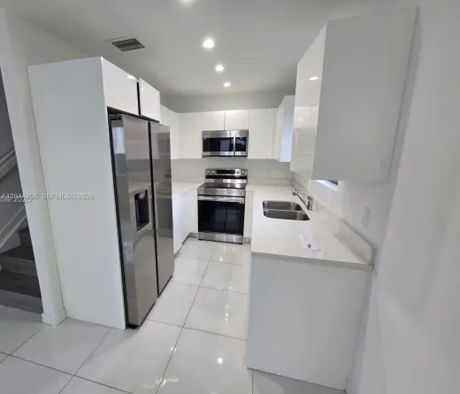Propiedad en alquiler con 3 habitaciones y 2.5 baños en Miami
