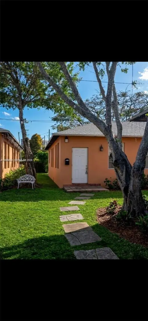 Propiedad en alquiler con 3 habitaciones y 2 baños en Miami