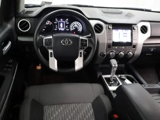 Toyota Tundra 2019 4x4 SR5 4dr CrewMax Cab Pickup SB (5.7L V8)