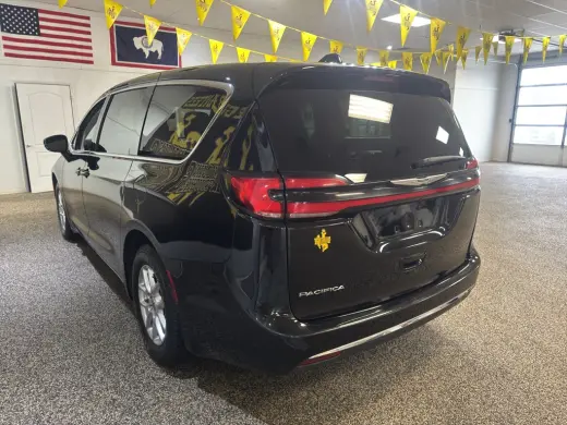 2024 Chrysler Pacifica