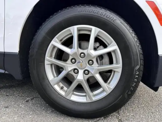 Chevrolet Equinox 2023 4x4 LS 4dr SUV w/1LS