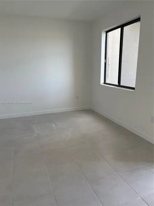 Propiedad en alquiler con 3 dormitorios y 2.5 baños en Miami