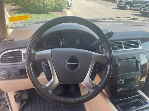 GMC Yukon XL 2007 AWD Denali 4dr SUV