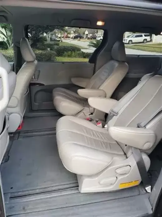 2014 Toyota SIENNA XLE