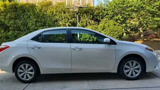 2016 Toyota Corolla LE Sedan