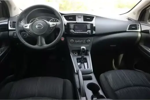 Sentra SV -- 2017 -- Nissan