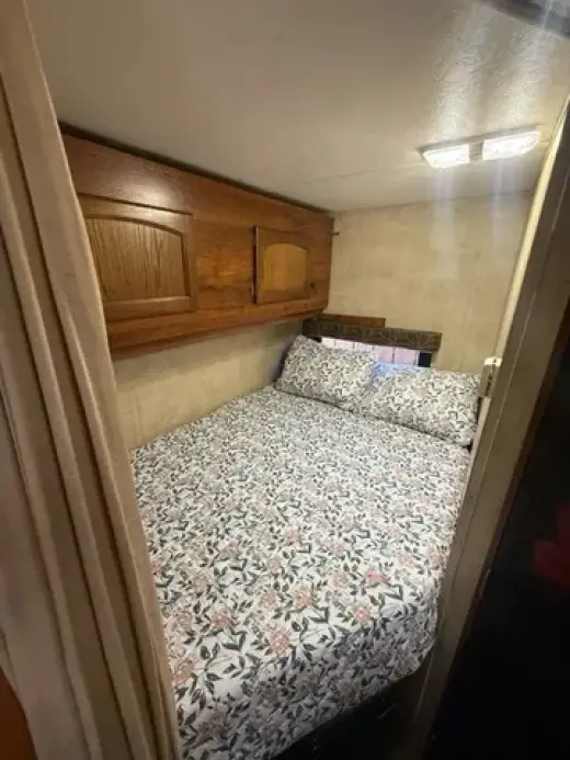 🏡 Se Renta Traila en Rialto