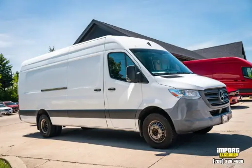 Furgoneta de carga con techo alto Mercedes-Benz Sprinter 2019 4x2 3500XD 3 puertas 170 pulgadas de distancia entre ejes