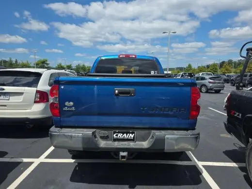Toyota Tundra 2018 4x4 SR5 4dr CrewMax Cab Pickup SB (5.7L V8 FFV)
