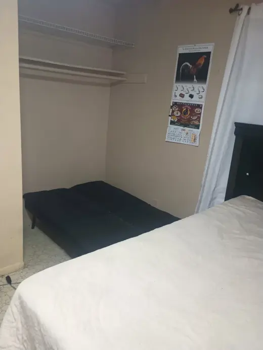 CUARTO EN RENTA EN POMONA