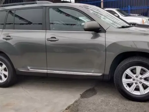 2012 Toyota Highlander SE