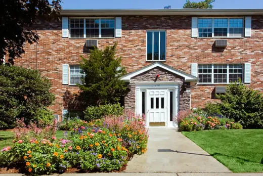 Propiedad en alquiler con 0 habitaciones y 1 baño en West Roxbury