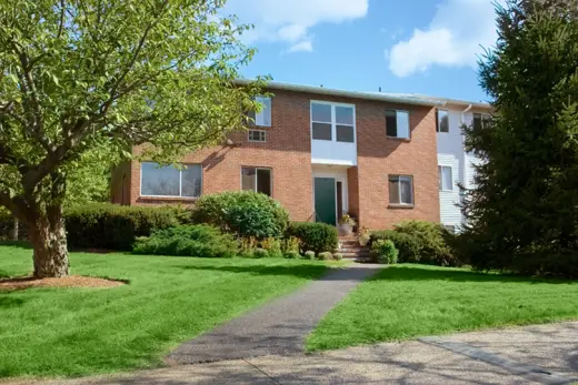 Propiedad en alquiler con 0 habitaciones y 1 baño en West Roxbury