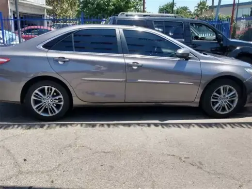 2016 Toyota Camry SE Sedan