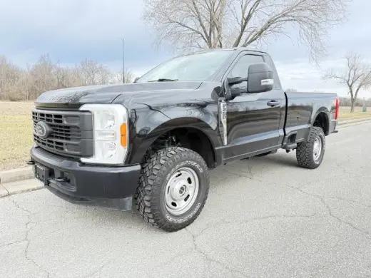 Ford F-250 Super Duty 2023 4x4 XL Cabina Regular 2 puertas 8 pies LB Pickup