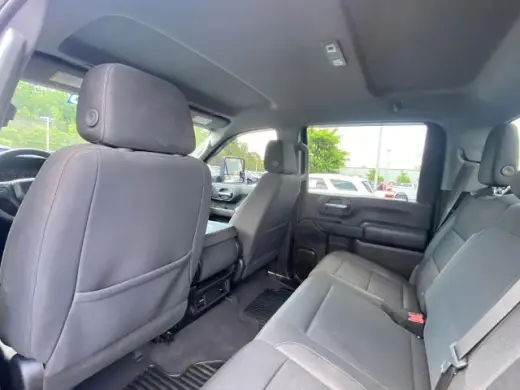 Chevrolet Silverado 2500HD 2024 4x4 Custom 4 puertas Cabina Crew SB