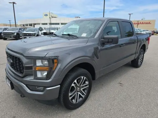 Ford F-150 2023 4x4 XL 4 puertas SuperCrew 5.5 pies. SB