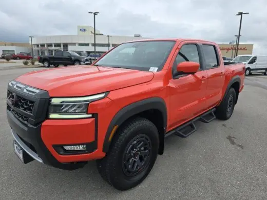 Nissan Frontier 2025 4x4 PRO-4X 4 puertas Cabina Crew 5 pies. SB