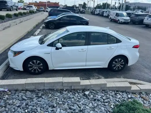 Toyota Corolla Híbrido 2020 LE 4 puertas Sedan
