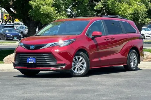 Toyota Sienna 2025 AWD LE 8 Pasajeros 4 Puertas Minivan