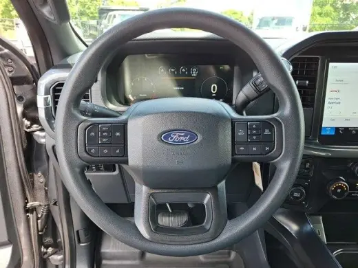 Ford F-150 2025 4x4 STX 4 puertas SuperCrew 5.5 pies. SB