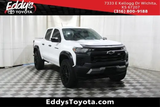 Chevrolet Colorado 2024 4x4 Trail Boss 4 puertas Cabina Crew 5 pies. Caja corta
