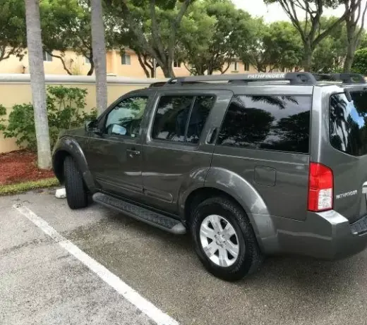 2008 Nissan Pathfinder SE