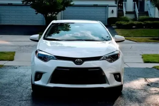 2015 TOYOTA COROLLA LE PLUS