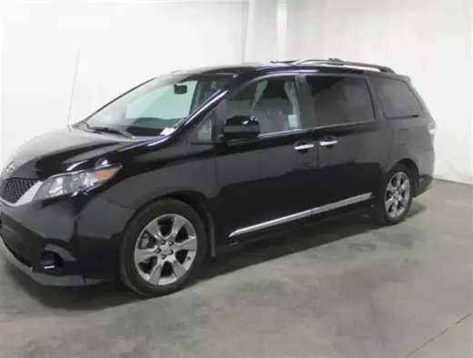 2013 TOYOTA sienna SE