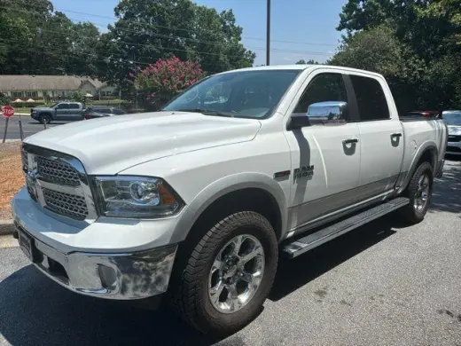 Ram 1500 2018 4x4 Laramie 4 puertas Cabina Crew 5.5 ft. SB Pickup