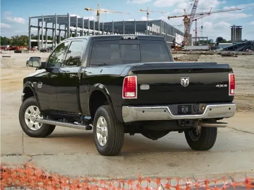 Ram 2500 2016 4x4 SLT Cabina Crew de 4 puertas con caja de 6.3 pies