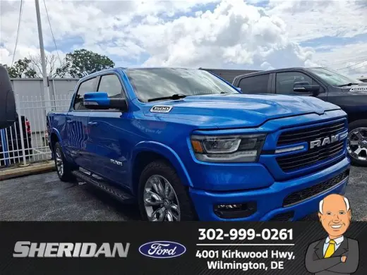 Ram 1500 2021 4x4 Laramie Cabina Crew 4 puertas 5.6 pies. Pickup SB
