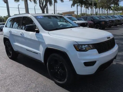 Jeep Grand Cherokee 2019 4x4 Laredo 4 puertas SUV