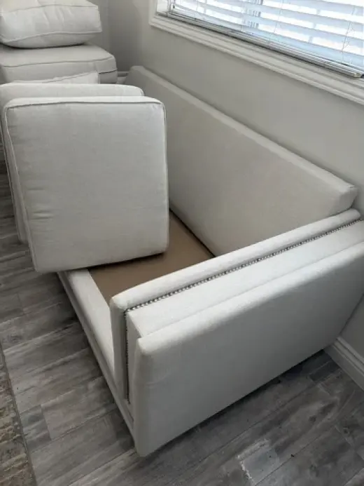 LIMPIEZA DE SU SALA Y SILLAS