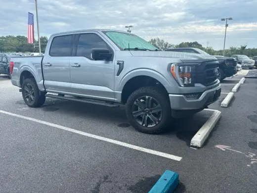 Ford F-150 2023 4x4 XLT 4 puertas SuperCrew 5.5 pies. SB