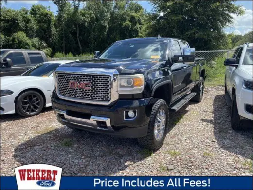 GMC Sierra 2500HD 2015 4x4 Denali 4dr Crew Cab SB