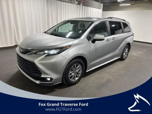 Toyota Sienna 2025 XLE 8-Pasajeros 4p Minivan