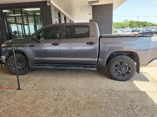 Toyota Tundra 2020 4x4 SR5 4 puertas Cabina CrewMax Pickup SB