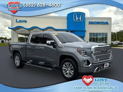 GMC Sierra 1500 2020 4x4 Denali 4 puertas Cabina Crew 5.8 pies. Caja corta