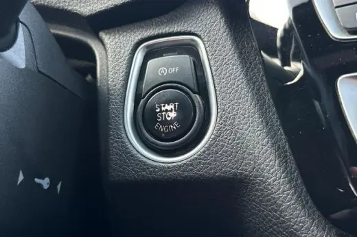 BMW Serie 3 2018 330i Sedán 4p