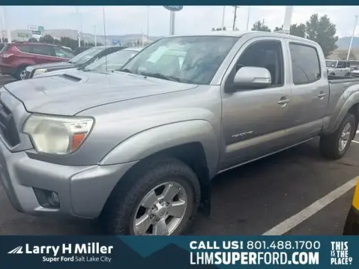 Toyota Tacoma 2014 4x4 V6 4 puertas Doble Cabina Caja Corta 6.1 pies 5A