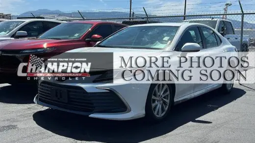 Toyota Camry 2023 LE Sedán de 4 puertas