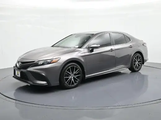 Toyota Camry 2024 SE Sedán de 4 puertas
