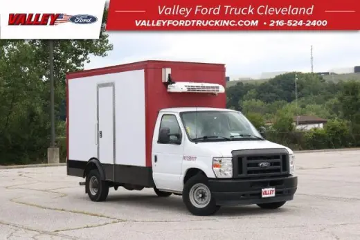 Ford E-Series 2024 E-350 SD 2 puertas 138 pulg. WB SRW Chasis Cutaway